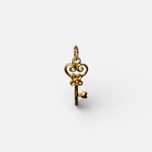 Key to your Heart Charm Gold